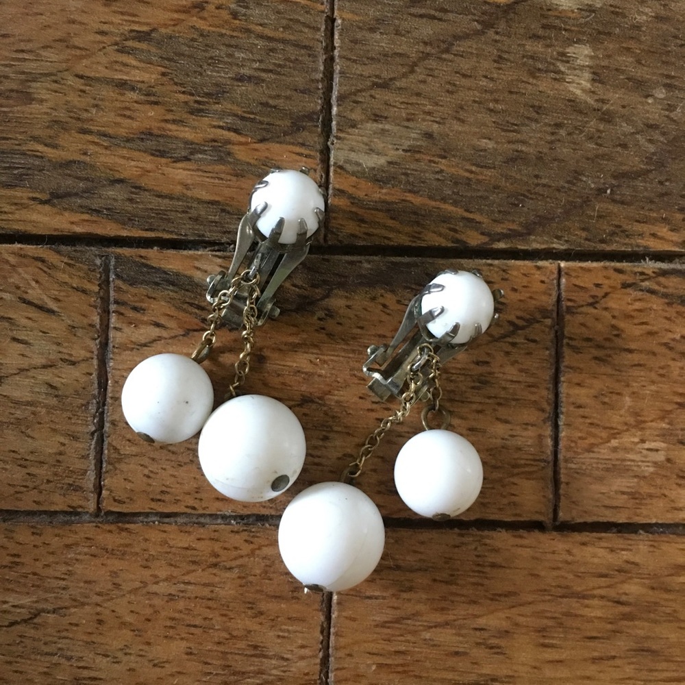 Vintage Clip On White Bead Earrings